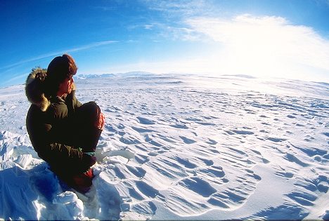 man-and-winter-tundra_163.jpg